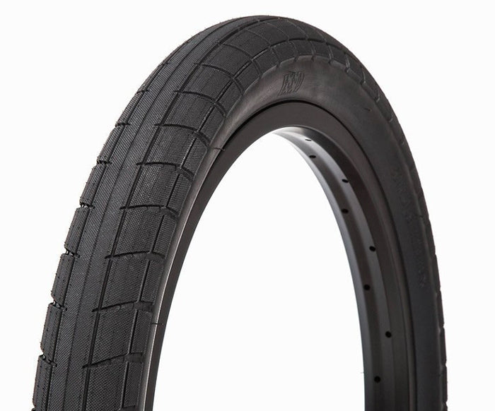 BSD Donnasqueak Tire