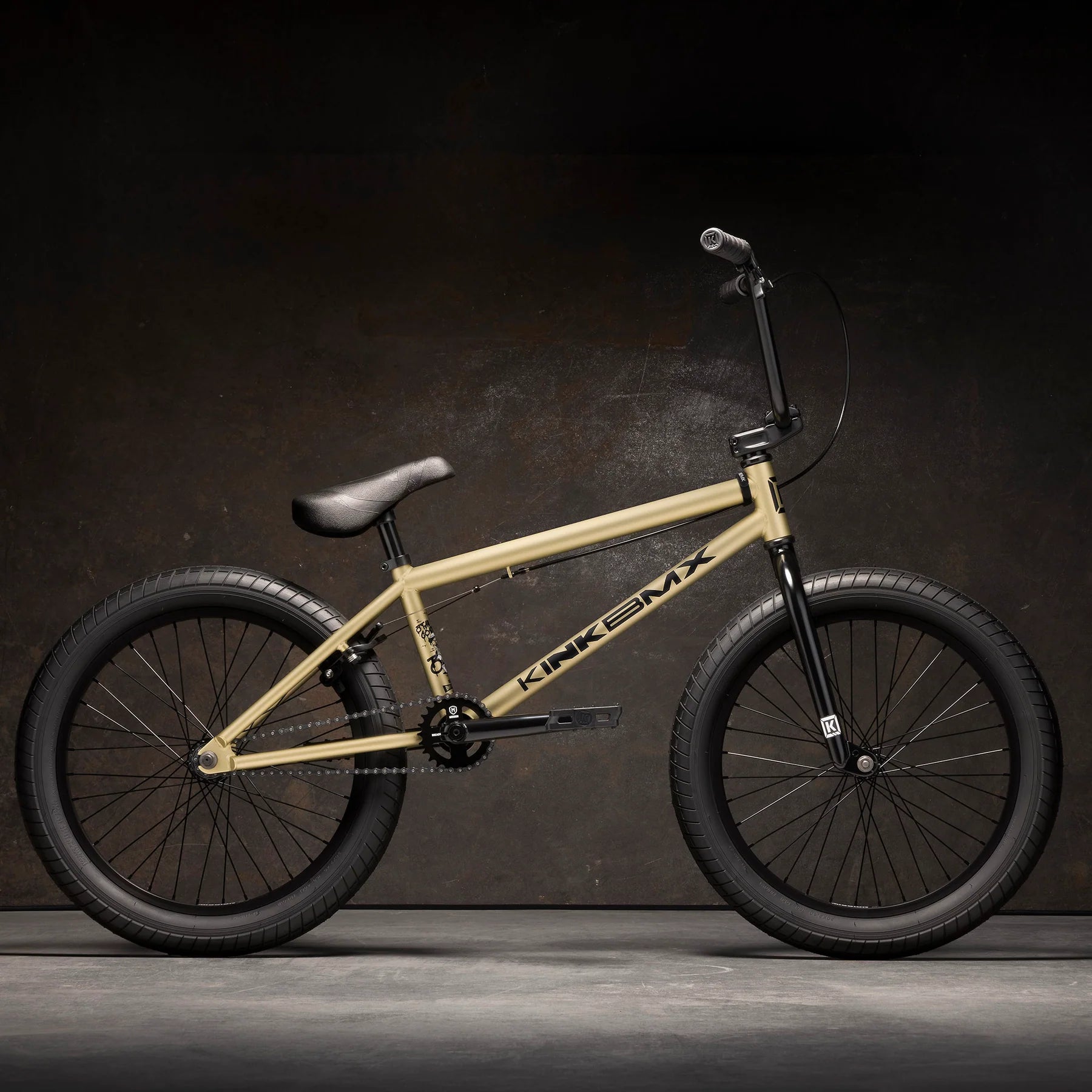 bikes_25_curb_k400gld25_1800x1 bikes_25_curb_k400gld25_1800x1