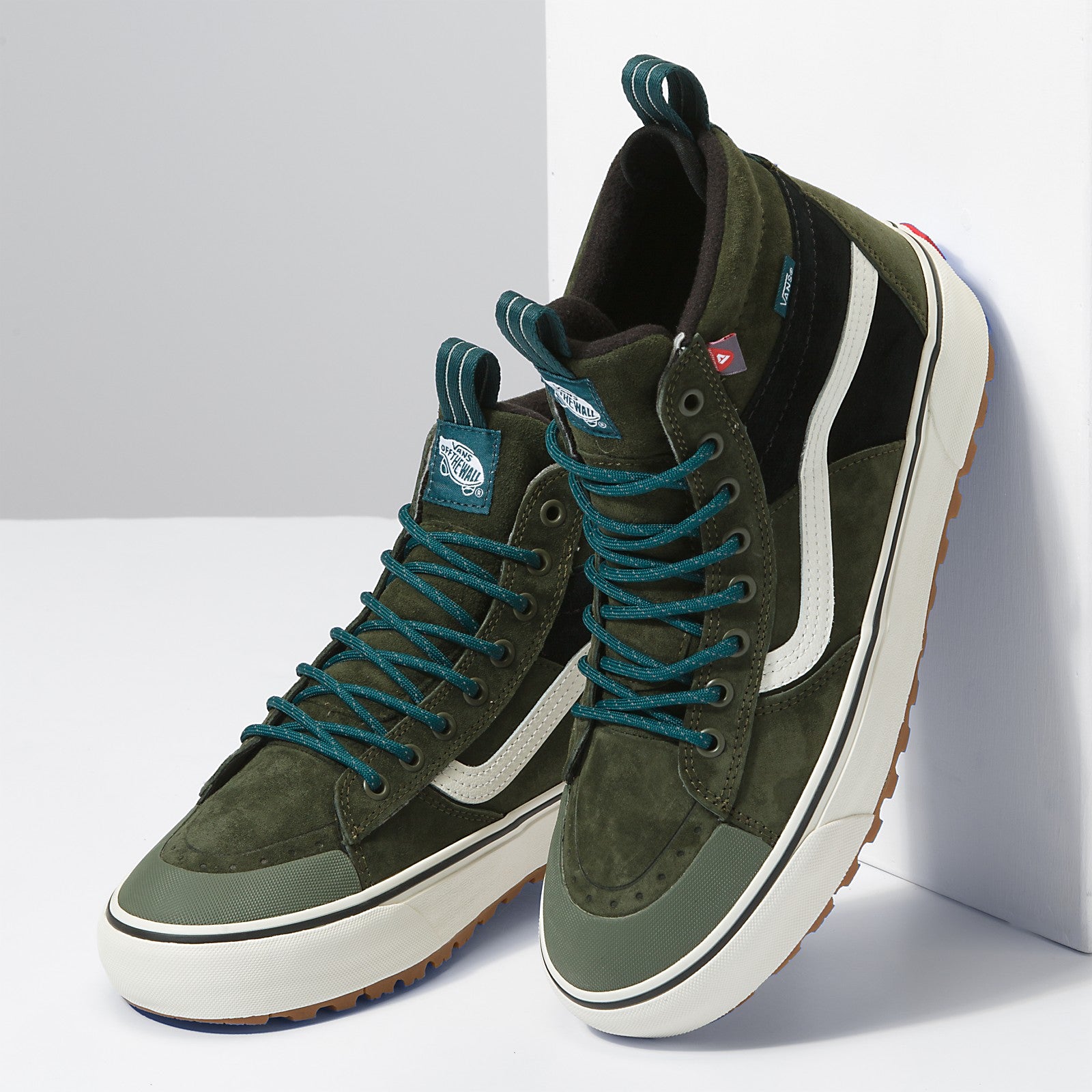 Vans Sk8-Hi MTE-2 Shoes - Utility Pop/Grape Leaf – 3ride.com